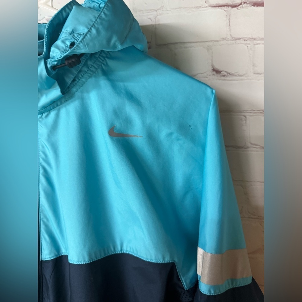 Nike Women's Blue and Black Windbreaker Sz S Spring Athleisure Athletics Sport - Picture 3 of 7